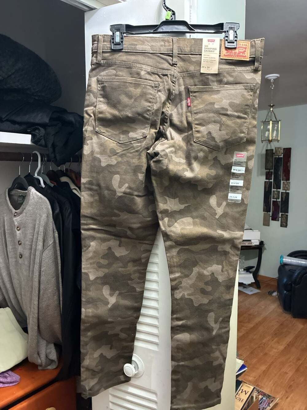 Levi's 311 Shaping Skinny Mid Rise Camouflage Jeans - Picture 4 of 12